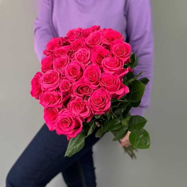 Роза Эквадор 60 см ярко-малиновая
