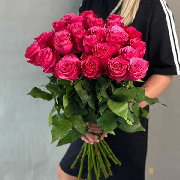 Роза Эквадор малиновая 60 см
