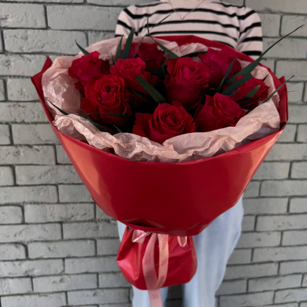 Букет 9 роз Эквадор "Пальмира"