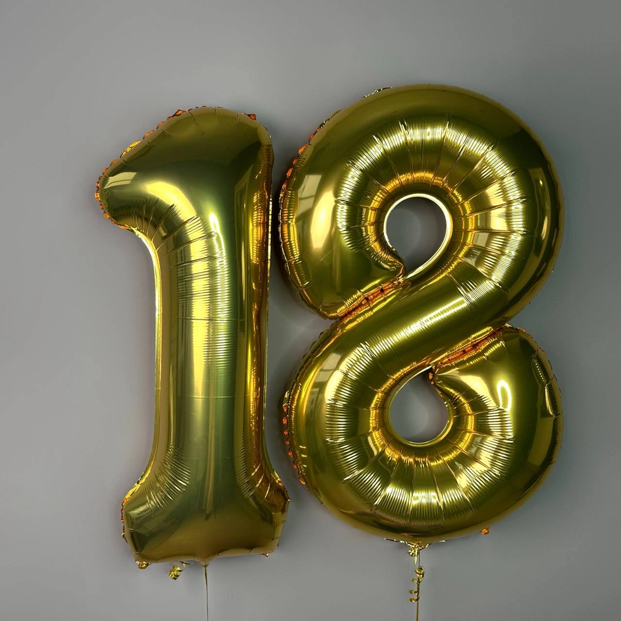 Цифра фольга "18"